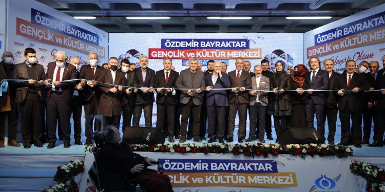 Özdemir Bayraktar Gençlik ve Kültür Merkezi İstanbul’da açıldı