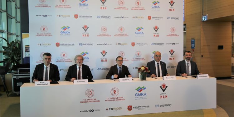 İlk yeşil hidrojen tesisi için imzalar atıldı