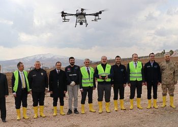 Elazığ’da tarım arazileri dron ile ilaçlanabilecek
