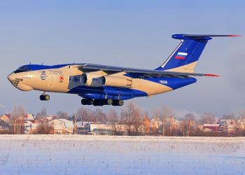 Rus uçağı kapalı hava sahasından özel izinle geçti