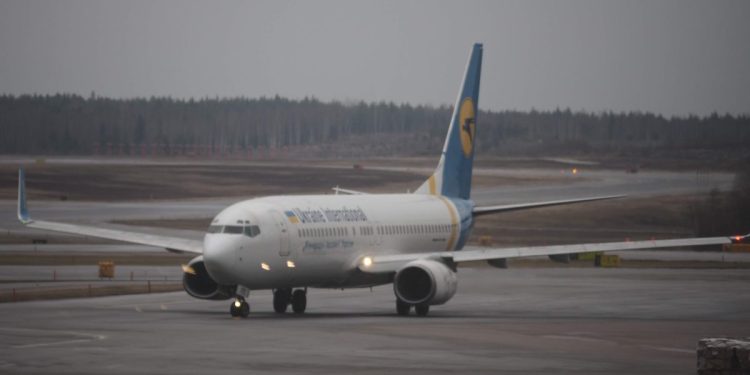 Ukrayna’da kaç uçak mahsur kaldı?