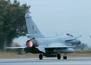 Pakistan J-10C savaş uçaklarını filoya kattı