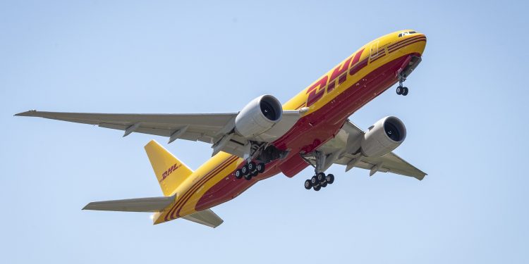 DHL Express 6 ek 777F siparişi verdi