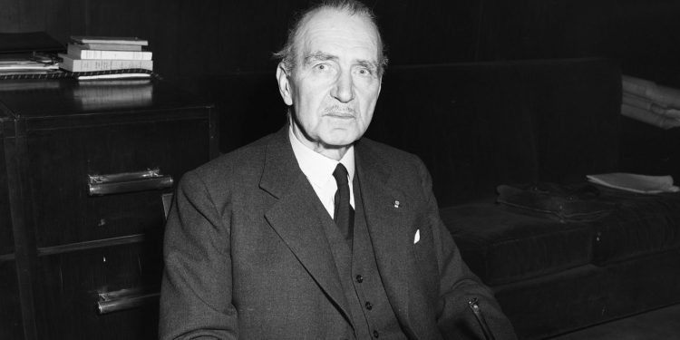 Dünyanın ilk pilotlarından ve uçak tasarımcılarından Louis Charles Bréguet