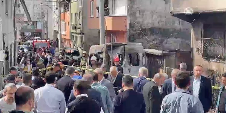 Bursa’da yerleşim yerine uçak düştü: 2 ölü