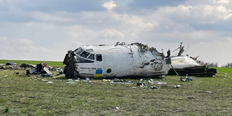 Ukrayna’ya ait nakliye uçağı Antonov-26 düştü!