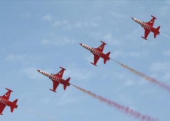 Türk Yıldızları, Şanlıurfa’nın kurtuluş yıl dönümü için uçtu