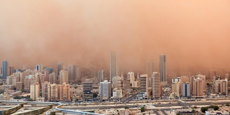 Kuveyt’te uçuşlara kum fırtınası engeli