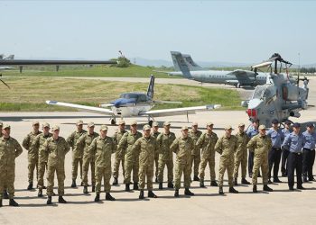 Deniz havacılar bayramda görev başında