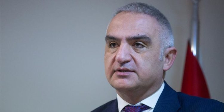 Bakan Ersoy: Turizmde hedef 42 milyon turist, 35 milyar dolar gelir