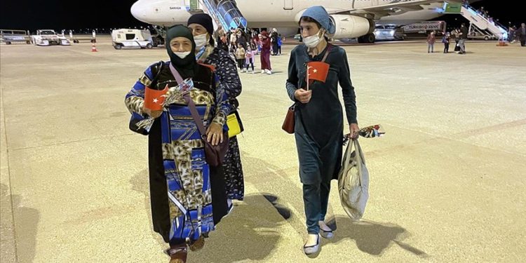 Ahıska Türklerinden oluşan beşinci kafile Elazığ’a geldi