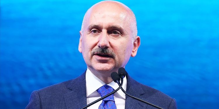 Bakan Karaismailoğlu, İstanbul Havalimanı metro açılışını yine tutturamadı