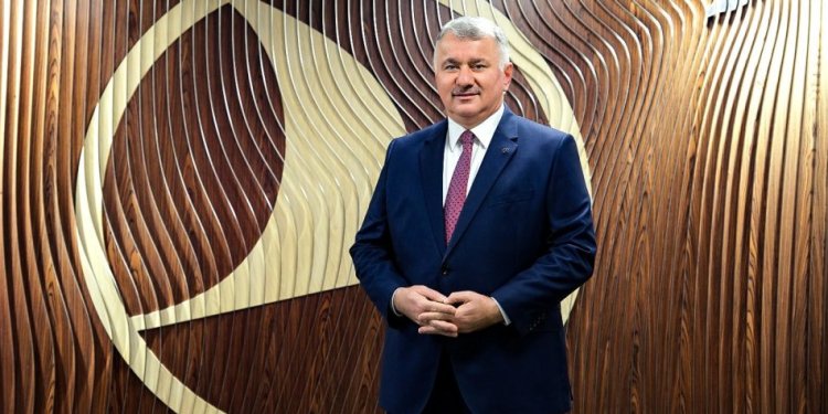 Aeroflot, 300 adet SSJ100 ve MC-21 siparişi verecek