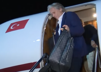 Binlerce Fenerbahçeli’nin takip ettiği uçak kime ait?