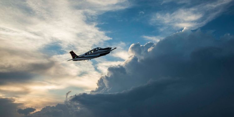 Savaş uçakları harekete geçmişti: Uçak bulundu, pilot aranıyor