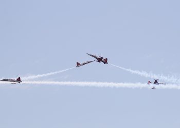 Türk Yıldızları, Efes-2022 Tatbikatı’nda gösteri uçuşu yaptı