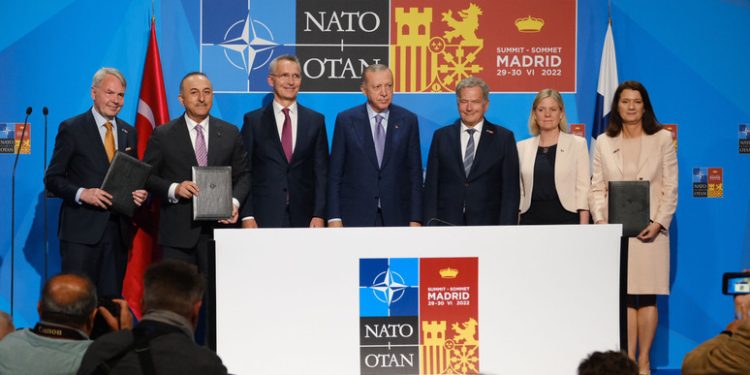 Türkiye, İsveç ve Finlandiya’nın NATO’ya girmesi için yeşil ışık yaktı