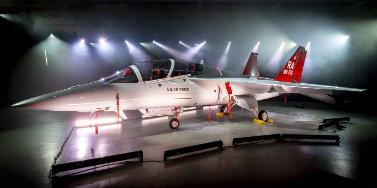 T-7A Red Hawk eğitim uçağı son montajda