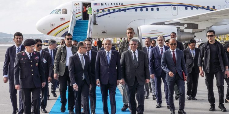 Malezya Başbakanı Yaakob’tan Sabiha Gökçen Havalimanı’na ziyaret