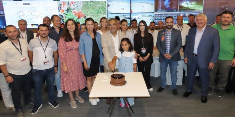 Ahmet Bolat, rekora imza atan birimleri tebrik etti