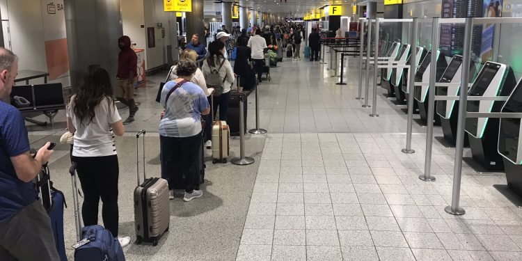 İngiltere’de havalimanı kaosu