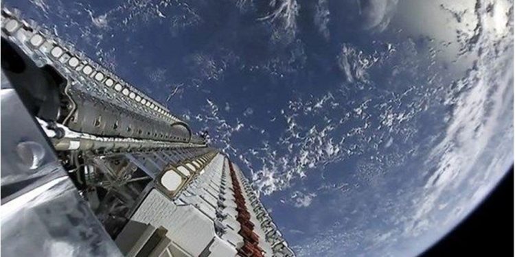 Starlink’in hareket halindeki araçlarda kullanılmasına onay