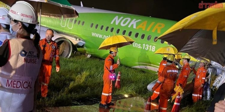 Nok Air, 737-800 yolcu uçağı pistten çıktı