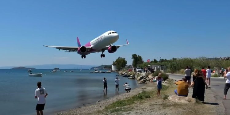 Wizz Air uçağının alçak inişi yürekleri ağıza getirdi