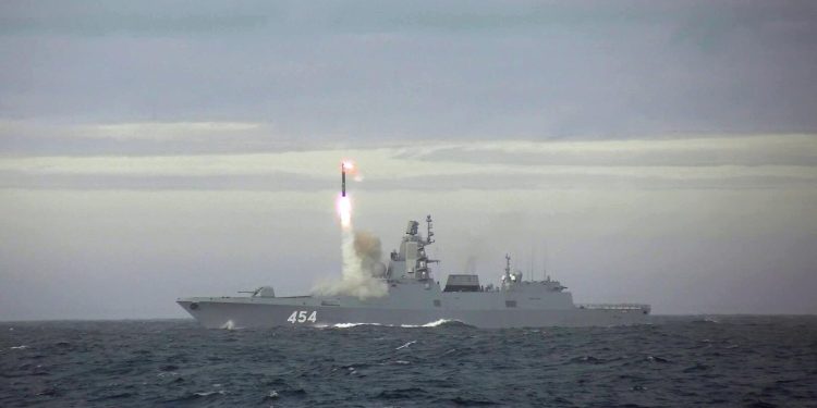 Rusya hipersonik füzelerine bir yenisini ekledi