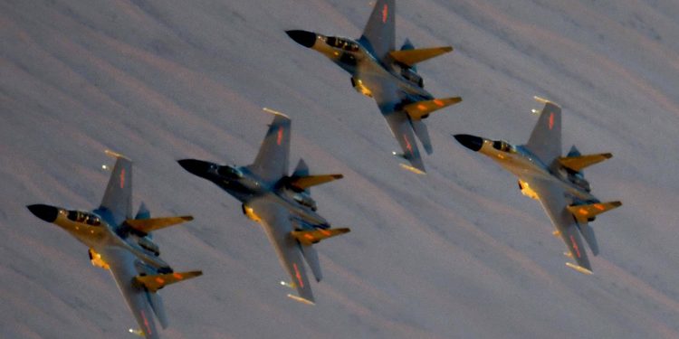Çin’e ait 51 savaş uçağı Tayvan çevresinde görüldü