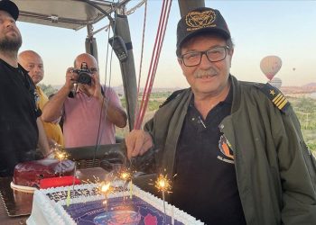 Kapadokya’nın ilk balon pilotu 35’nci yılını gökyüzünde kutladı
