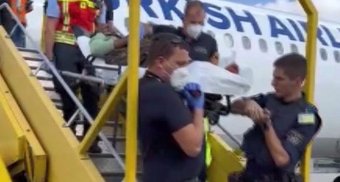 THY uçağında Nijeryalı yolcu doğum yaptı