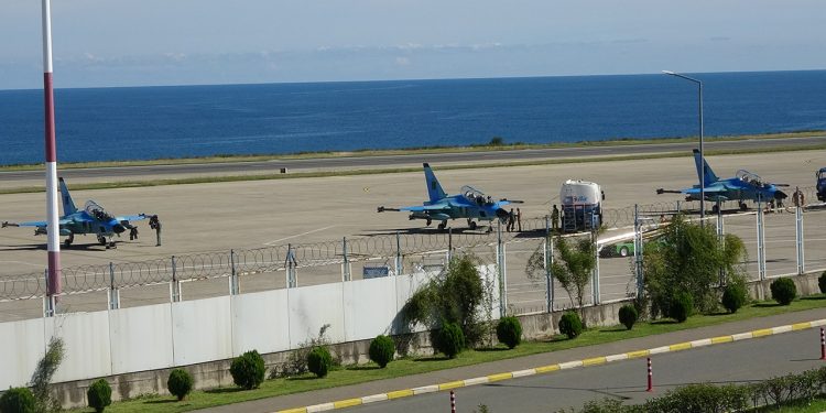 Yabancı savaş uçakları Trabzon’dan yakıt aldı