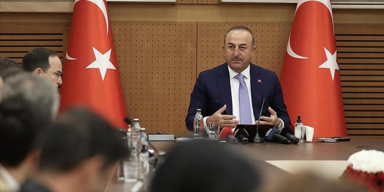 Çavuşoğlu’ndan ABD ve Almanya’ya vize eleştirisi