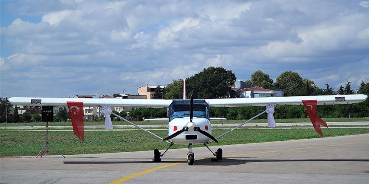 Uçaksan, eğitim uçağı ‘Troyt200’ü tanıttı