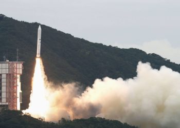 Japonya’nın Epsilon-6 tip roketi kendini imha etti