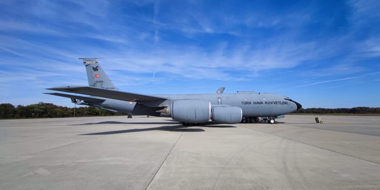 Modernize edilen KC-135R uçağı ABD’den döndü