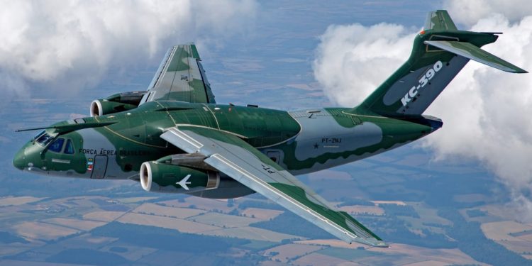 Embraer, KC-390 siparişini azaltmak için anlaştı