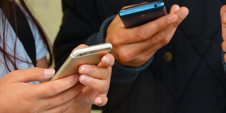 Yurt dışından telefon getirmede yeni karar: Muafiyet yoksa gümrükte kalacak