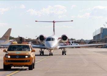 Binali Yıldırım ambulans uçakla İstanbul’a geldi
