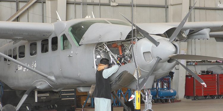 Taliban yönetimi, ABD’nin tahrip ettiği uçakları onarıyor