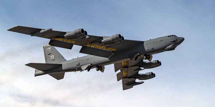 ABD’den Çin’e nükleer gözdağı: B-52’ler Avustralya’ya gönderilecek