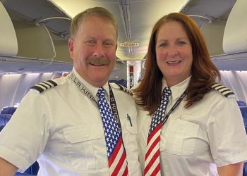 Kardeş pilotlar 6 bacak beraber uçtu