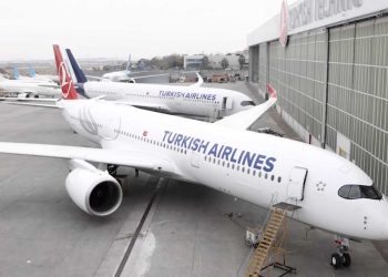 THY uçağı Aeroflot renklerinden özüne döndü