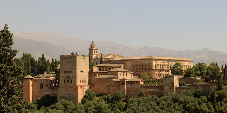 Granada’da nereler görülmeli?