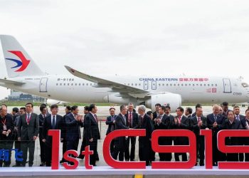 İlk COMAC C919 uçağı China Eastern Airlines’a teslim edildi
