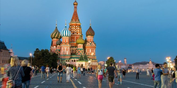 Rusya turistlere kredi kartı çıkaracak