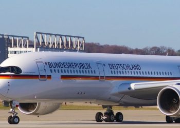 Almanya Başbakanı, yeni devlet uçağını uzun rotada test etti