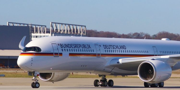 Almanya Başbakanı, yeni devlet uçağını uzun rotada test etti