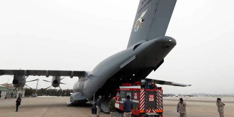 TSK deprem bölgesine “hava yardım koridoru” kurdu